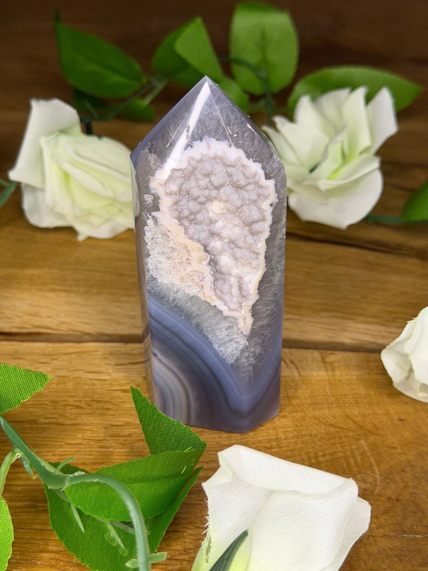 Achat Turm mit Druzy