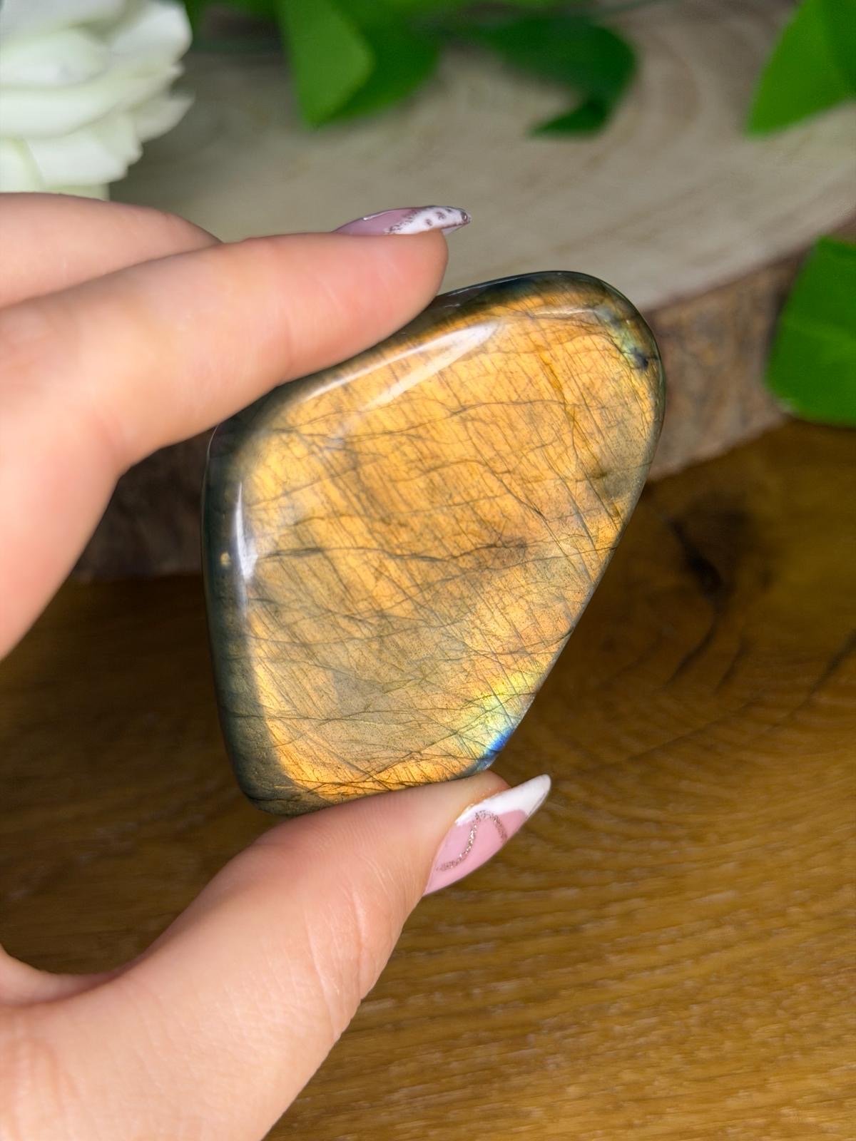 Labradorit Freiform Gelb